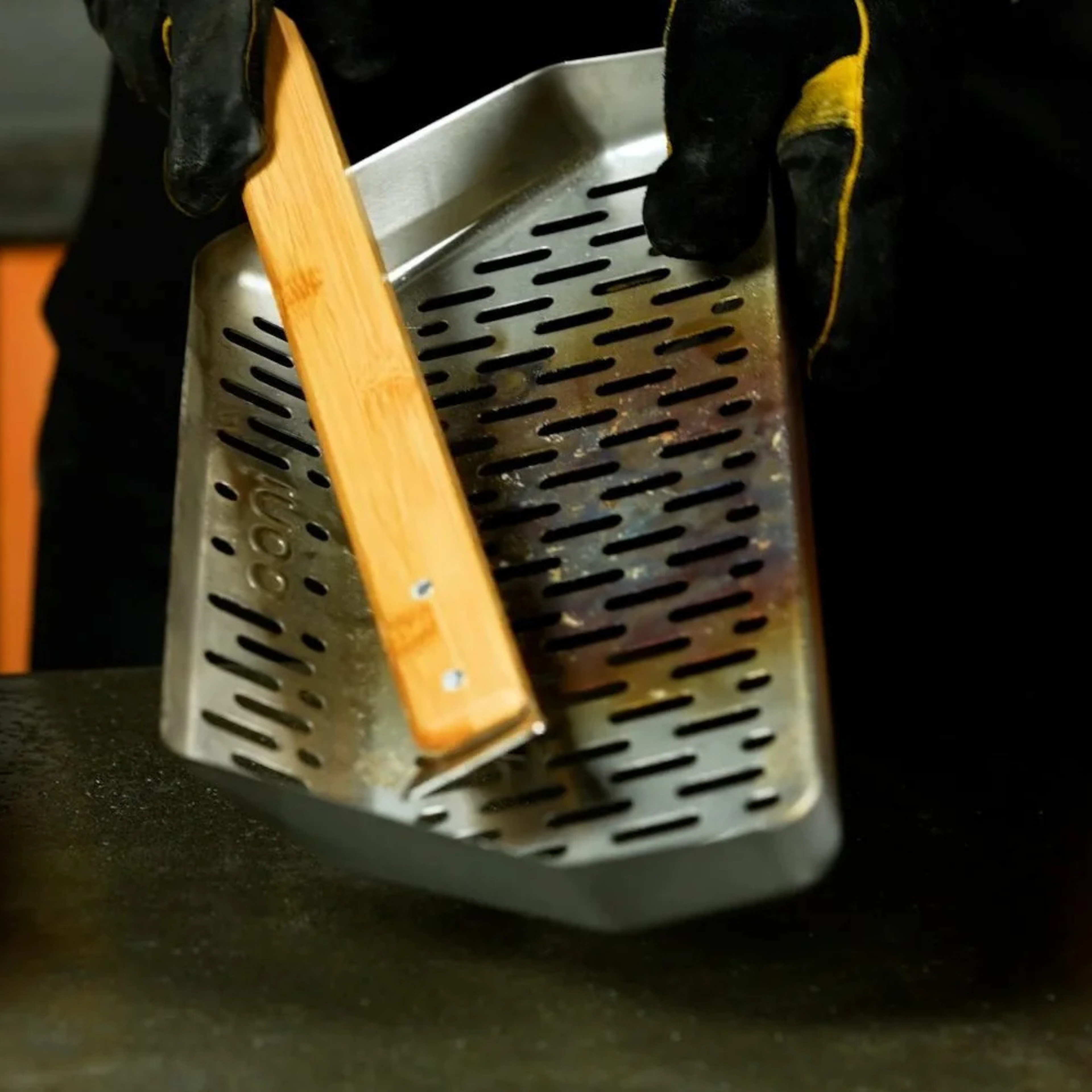 Entretien d’un four à pizza : nettoyage, cendres, pierre et rangement